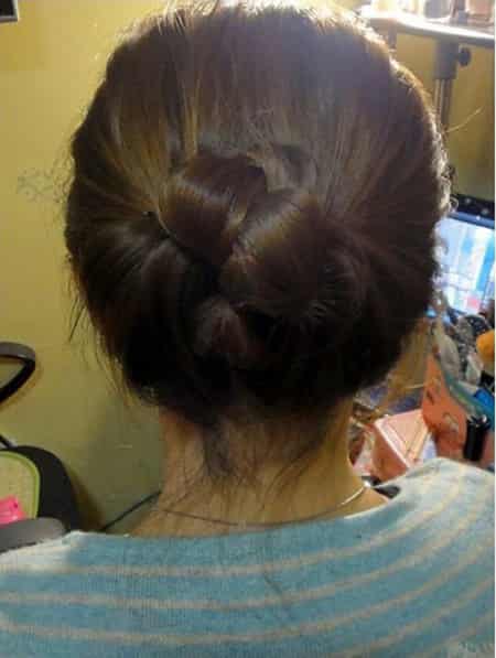 中<em>长发</em>简单<em>编发</em>教程 清新淑女气质<em>发型</em>图解 - 