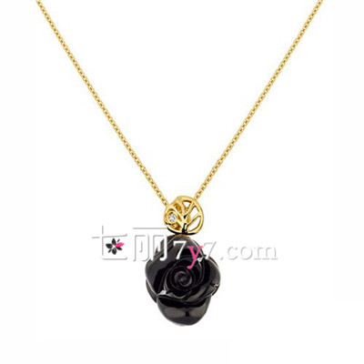 迪奥2015早春系列耳环项链 低调绽放女人味 -