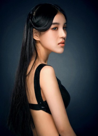 中泰混血美女嫩模石一伊和乖乖有爱写真曝光