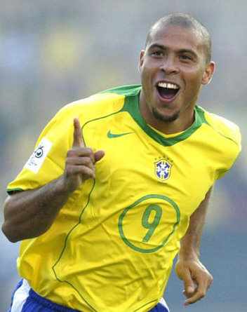 罗拉尔多精彩过人集锦图片_罗拉尔多精彩过人