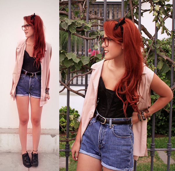 春装<em>高腰牛仔短裤搭配</em> 旧牛仔裤改短裤更显修