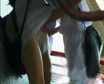 香港<em>楼道门</em>不雅照曝光 <em>门事件</em>越演越烈 (3) - 七