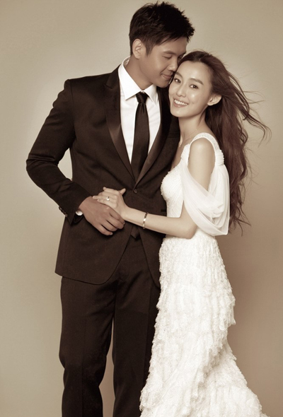 范玮琪黑人婚纱照曝光 婚前快速有效的瑜伽丰