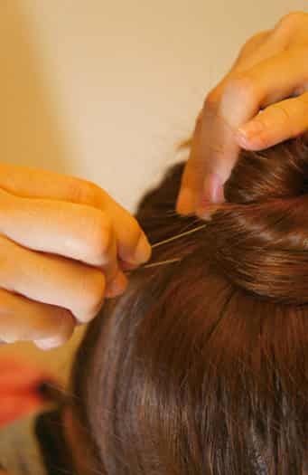 <em>头发少怎么弄花苞头</em> 扎花苞丸子头的方法图解