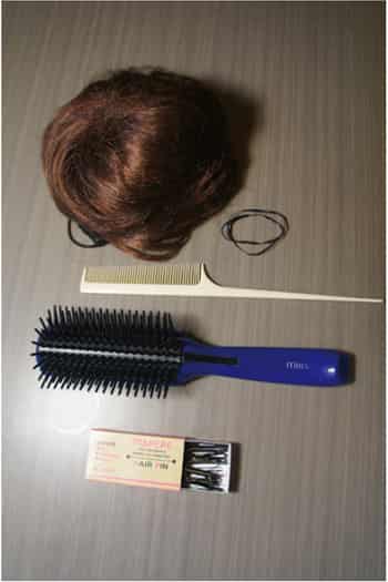 <em>头发少怎么弄花苞头</em> 扎花苞丸子头的方法图解