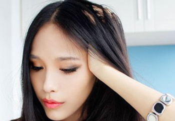 女生<em>头发</em>太<em>服帖怎么</em>办 推荐<em>怎样</em>才能让头顶头