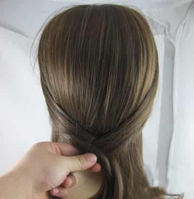 2013年最新圆脸适合的发型 优雅韩式编发盘发步骤 (4) - 七丽女性网