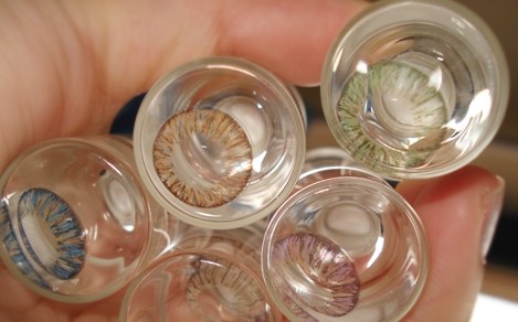 最美女司机蓝领妹也爱带<em>美瞳</em>