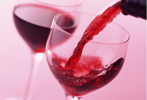 女性夏季养生须知:酿制四种养颜美酒 持久年轻容颜 - 七丽女性网