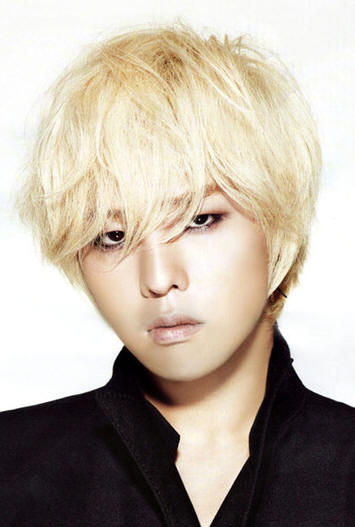 bigbang<em>权志龙</em>爱化妆+个性<em>发型</em>+妖媚眼线成就