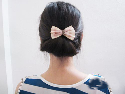 韩式甜美简单大方盘发图解 刮起2013年时尚优