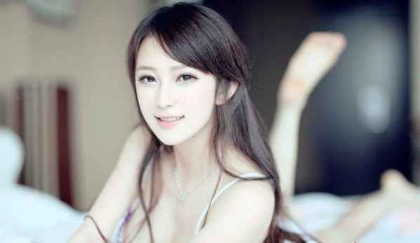 <em>极品美女性感</em>内衣<em>图片</em>写真 傲人火辣美胸太诱