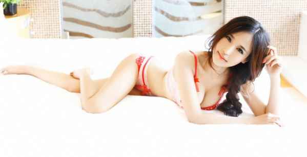 <em>性感尤物</em>横躺曲线写真 白嫩的迷人气质 (第1页