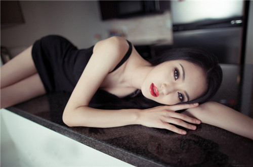 性感<em>美女私房照</em>图片 红唇激发内心欲望 (第5页