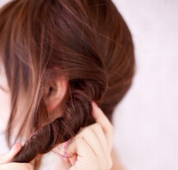 唯美小女人扎发发型+分享简单韩式盘发教程+(2)