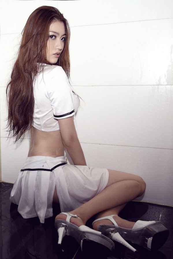 诱惑写真 低胸现内衣风光 (第6页) - 七丽女性网