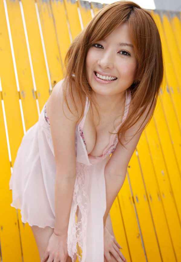 日本<em>性感</em>尤物诱人<em>90后美女爆乳</em>身材梦幻<em>写真</em>