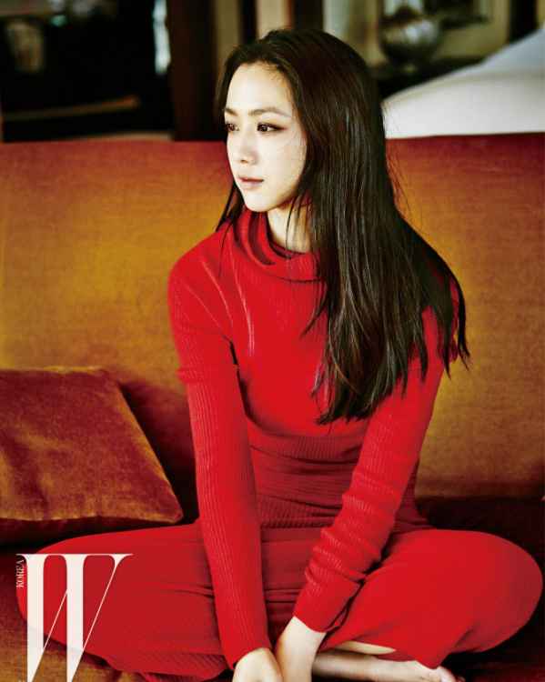 汤唯韩杂志<em>人体照</em>写真图片 高冷服装知性优雅