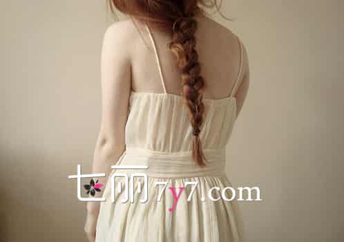 <em>头发掉的厉害怎么办</em>? 8个秘诀让头发长得又快