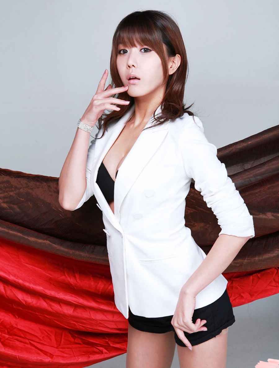 韩国女星许允美真空全露上阵 拍摄无尺度裸身