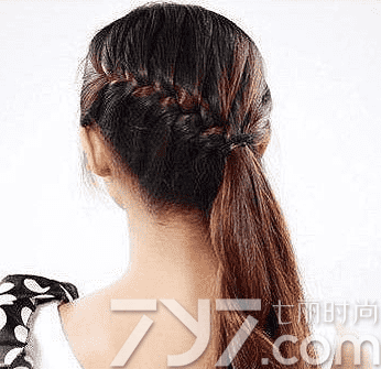 如何快速扎辫子简单又好看 59292ce46cac6_550_0_water.png