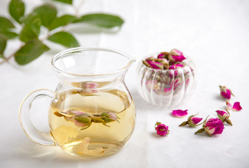 生活 减肥 减肥方法能帮助美容的玫瑰花加上蜂蜜,不但能轻松排除毒素