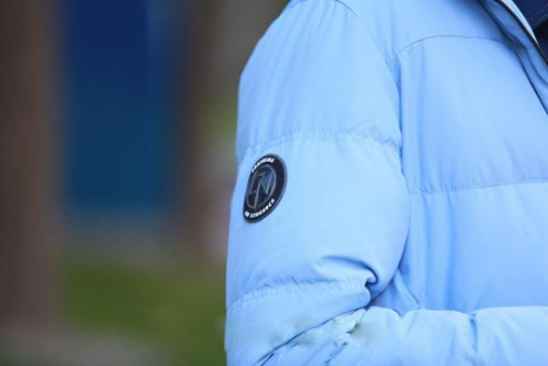 羽绒服破了个洞怎么修补,羽绒服被划破了怎么