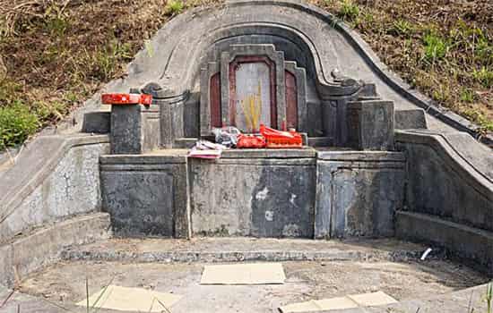 梦到祖坟冒青烟梦见坟上冒青烟是好事吗