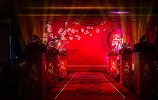 中式婚礼主持人谈婚礼_中式婚礼与汉式婚礼_中式婚礼场地