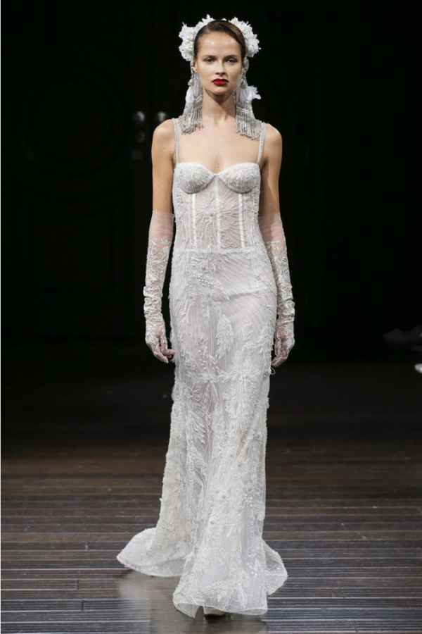 Naeem Khan 2018秋冬系列上的复古短头纱-第12张图片-创载好文