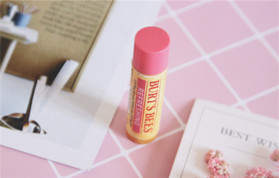 小蜜蜂唇膏孕妇可以用吗 小蜜蜂唇膏孕妇用哪