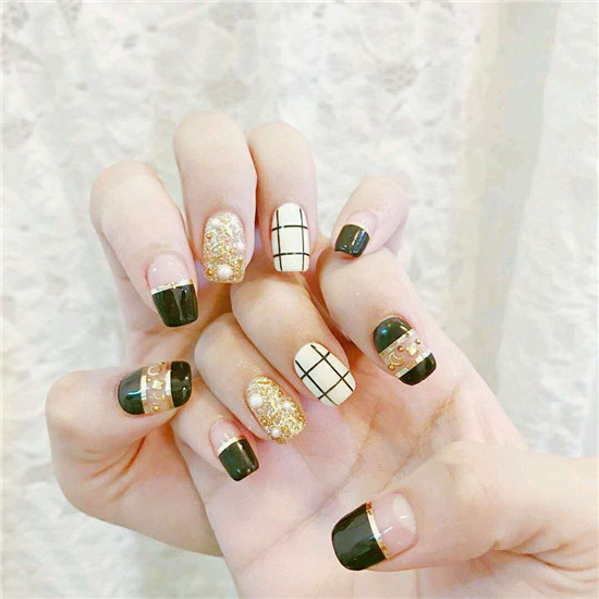 2017美甲图片最新款冬 今年冬天最流行的美甲