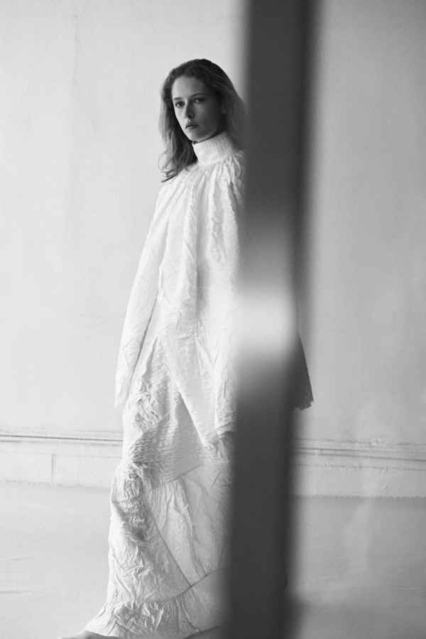 The Row 以黑白形象摄影 为设计细节进行描边-第9张图片-创载好文