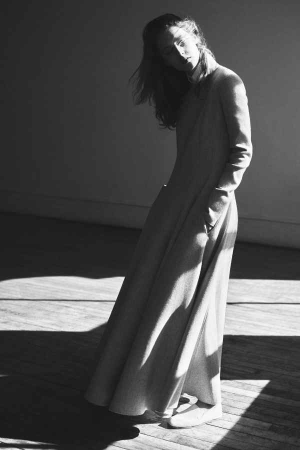 The Row 以黑白形象摄影 为设计细节进行描边-第2张图片-创载好文