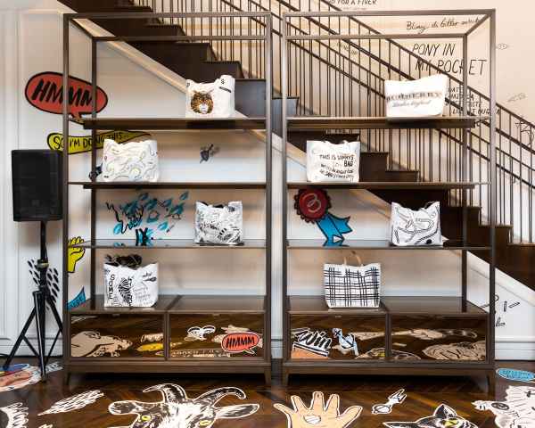 Danny Sangra携手Burberry推出涂鸦手包-第4张图片-创载好文