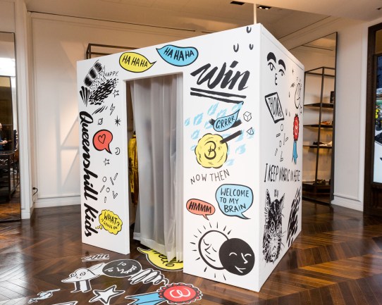 Danny Sangra携手Burberry推出涂鸦手包-第7张图片-创载好文