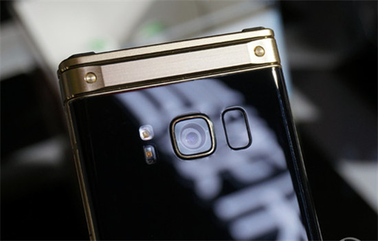 三星w2018新机正式发布 主打高端价格破万 - 七