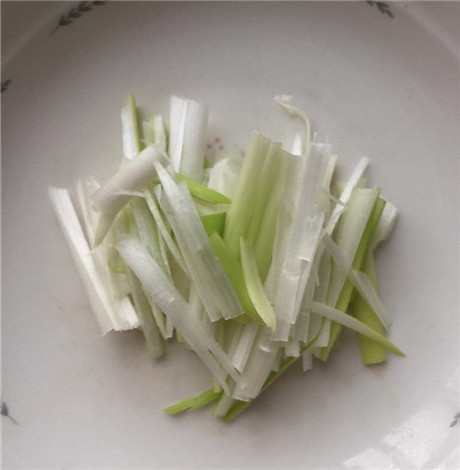 葱白怎样治风寒感冒 葱白治风寒的做法