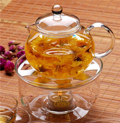 菊花药用分白菊花和野菊花,而茶茗多用白菊花.