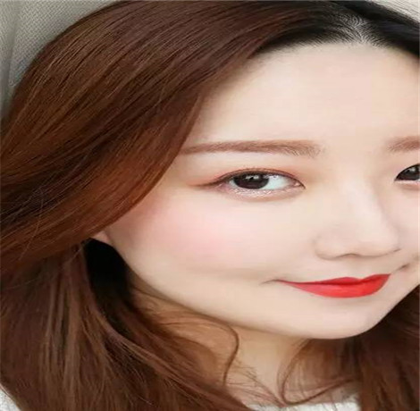圆脸适合什么妆容 一款圆脸妆容画法步骤详解