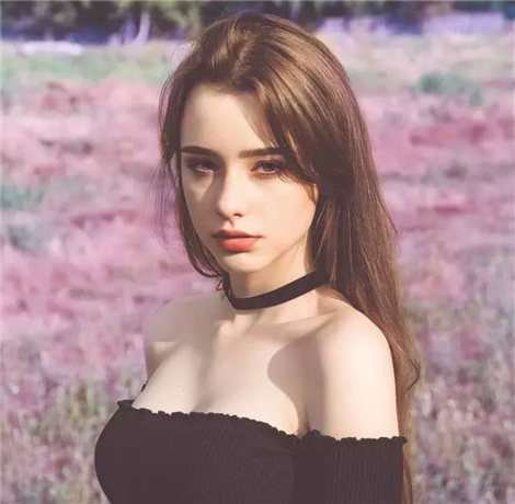 刚刚做完激光祛痘的脸