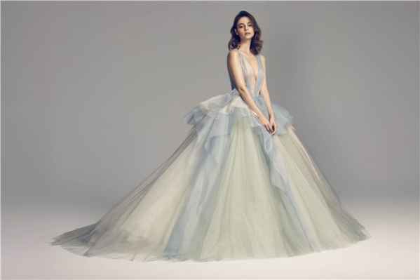 NICOLENICOLE + FELICIA2018春夏婚纱系列 经典与创新的绝美嫁衣-第3张图片-创载好文