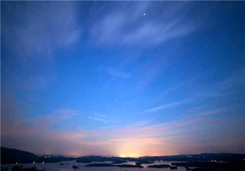 梦见天空有字