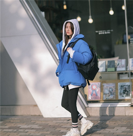 ​面包服与羽绒服的区别   两者同样让你美的看不过来