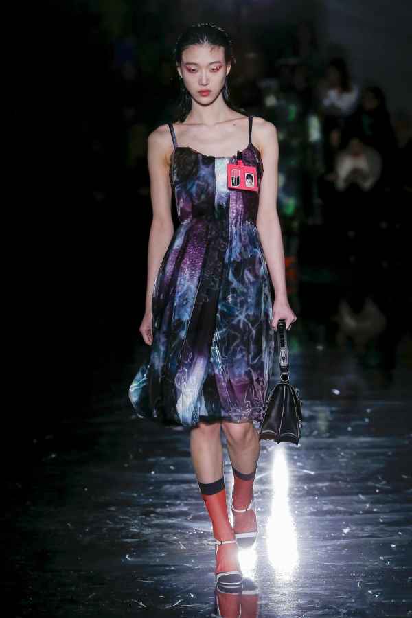 Prada2018秋冬米兰时装周 文艺复古-第7张图片-创载好文