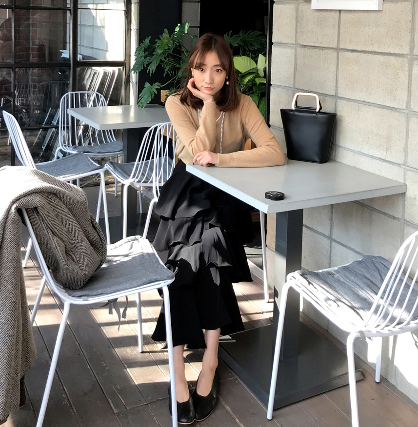 黑色长裙配什么上衣 自带显瘦效果