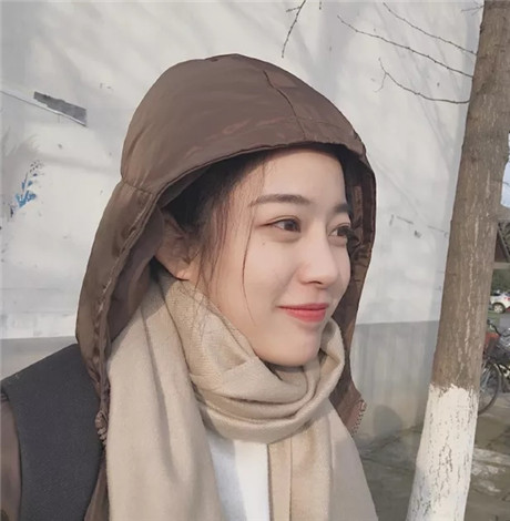 ahc黄金精华是乳液吗 精华液和乳液不同之处