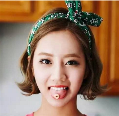 外卷翘女生发型图片 这款发型极具个性魅力