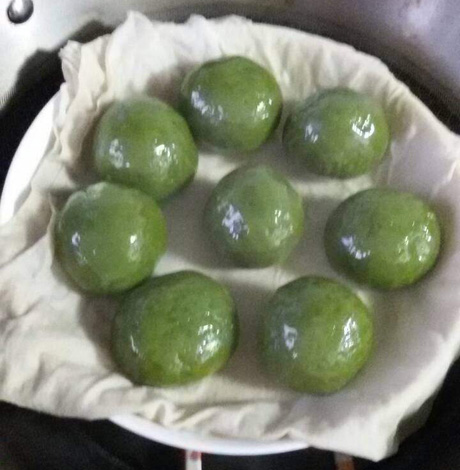 蒸青团子多长时间 青团怎么蒸才能不粘锅