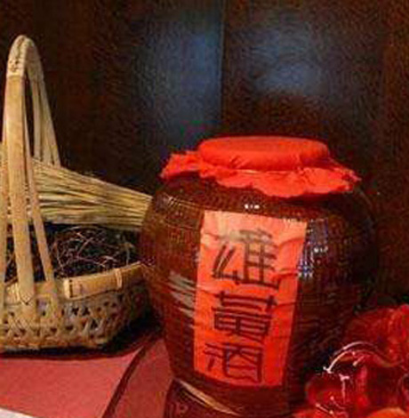 雄黄酒和黄酒一样吗 雄黄酒需要谨慎对待
